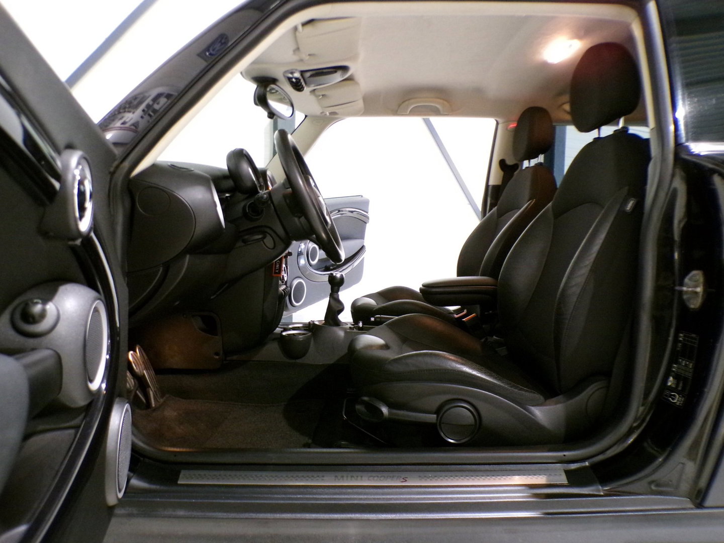 MINI Mini 1.6 Cooper S Pepper 184PK Xenon Bluetooth Navigatie Leer 17"Velgen Climatronic Cruise-control Garantie