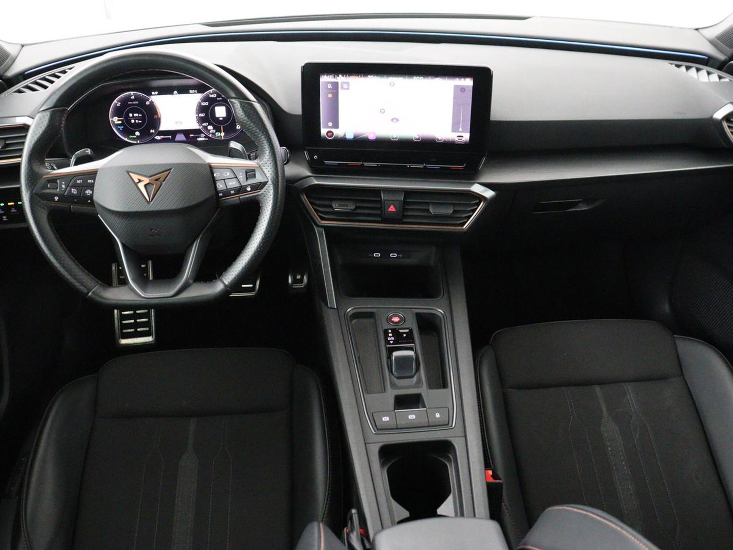 CUPRA Leon 1.4 eHybrid | SOH 90% | Carplay | Stoelverwarming | Adaptive cruise | Memory | Camera | Sfeerverlichting | Keyless | Sportstoelen | Navigatie | Full LED | Parkeerhulp | PHEV | Plug In