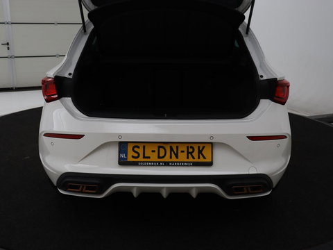 CUPRA Leon 1.4 eHybrid | SOH 90% | Carplay | Stoelverwarming | Adaptive cruise | Memory | Camera | Sfeerverlichting | Keyless | Sportstoelen | Navigatie | Full LED | Parkeerhulp | PHEV | Plug In
