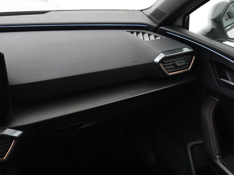 CUPRA Leon 1.4 eHybrid | SOH 90% | Carplay | Stoelverwarming | Adaptive cruise | Memory | Camera | Sfeerverlichting | Keyless | Sportstoelen | Navigatie | Full LED | Parkeerhulp | PHEV | Plug In