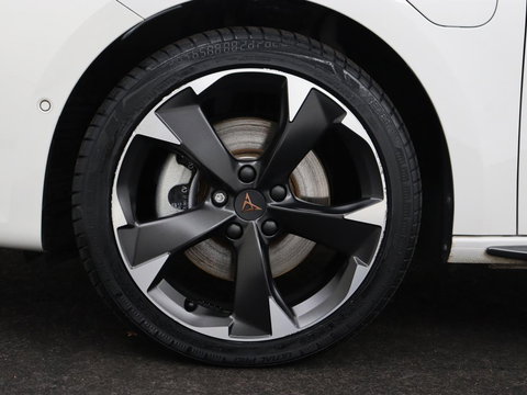 CUPRA Leon 1.4 eHybrid | SOH 90% | Carplay | Stoelverwarming | Adaptive cruise | Memory | Camera | Sfeerverlichting | Keyless | Sportstoelen | Navigatie | Full LED | Parkeerhulp | PHEV | Plug In