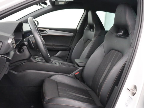 CUPRA Leon 1.4 eHybrid | SOH 90% | Carplay | Stoelverwarming | Adaptive cruise | Memory | Camera | Sfeerverlichting | Keyless | Sportstoelen | Navigatie | Full LED | Parkeerhulp | PHEV | Plug In