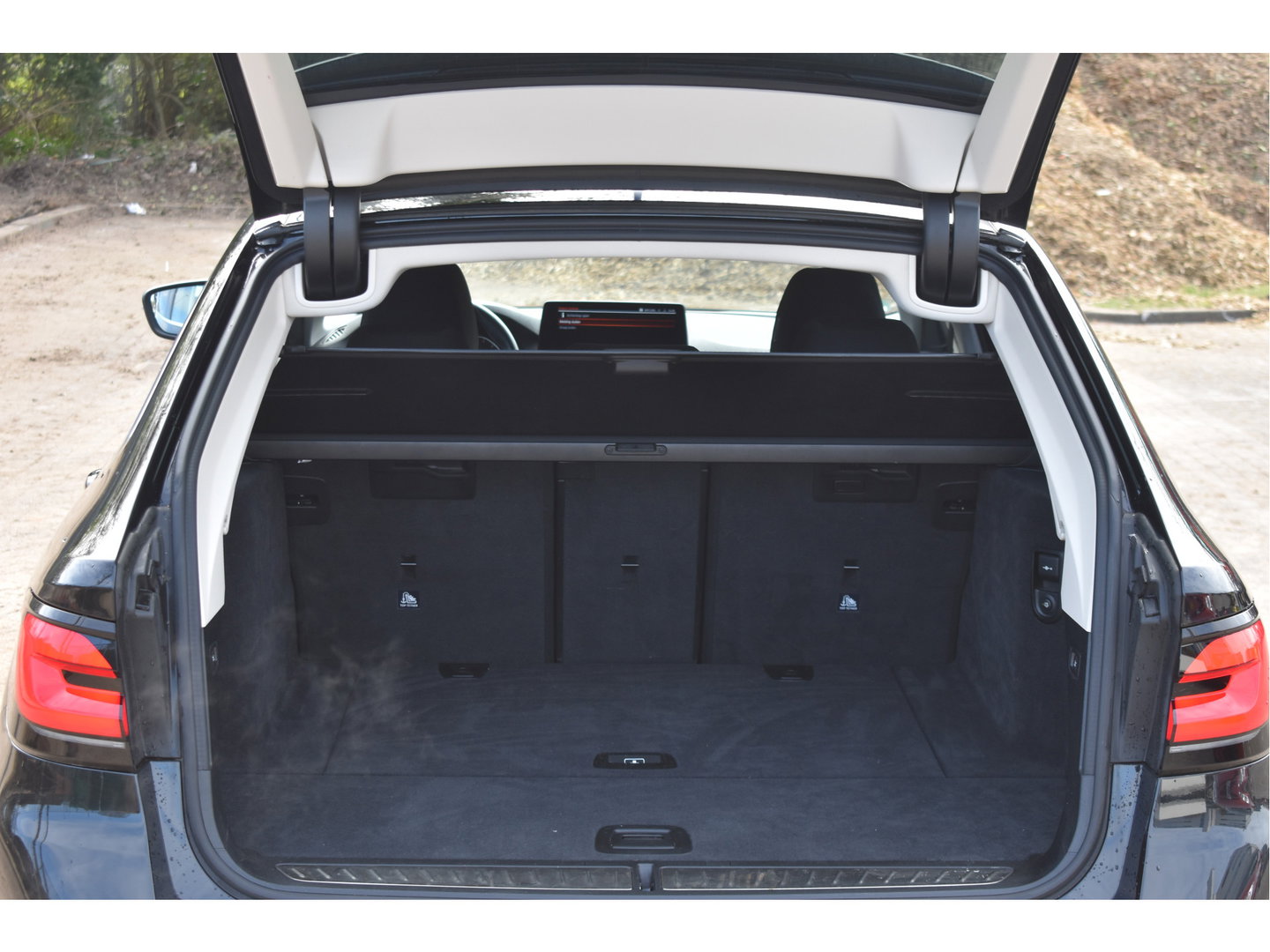 BMW 5 Serie Touring 520i Executive Edition Facelift | NL-Auto | Elekt.trekhaak | Historie | Carplay | Navi | DAB | Full LED | Zeer netjes