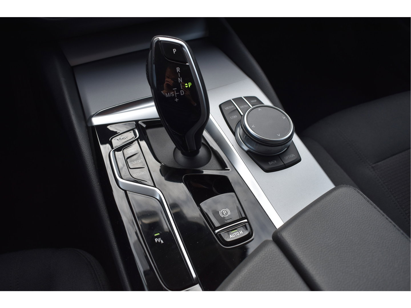 BMW 5 Serie Touring 520i Executive Edition Facelift | NL-Auto | Elekt.trekhaak | Historie | Carplay | Navi | DAB | Full LED | Zeer netjes