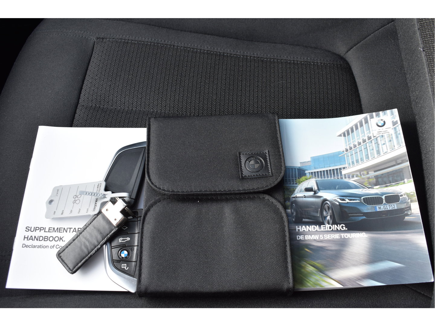 BMW 5 Serie Touring 520i Executive Edition Facelift | NL-Auto | Elekt.trekhaak | Historie | Carplay | Navi | DAB | Full LED | Zeer netjes