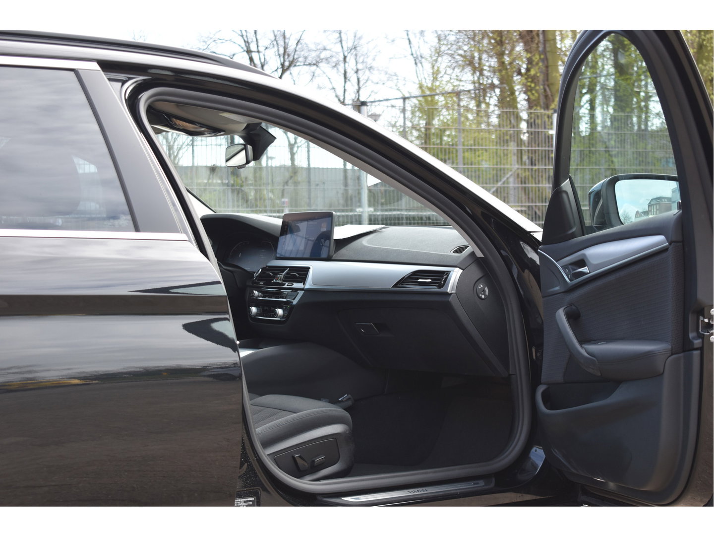 BMW 5 Serie Touring 520i Executive Edition Facelift | NL-Auto | Elekt.trekhaak | Historie | Carplay | Navi | DAB | Full LED | Zeer netjes