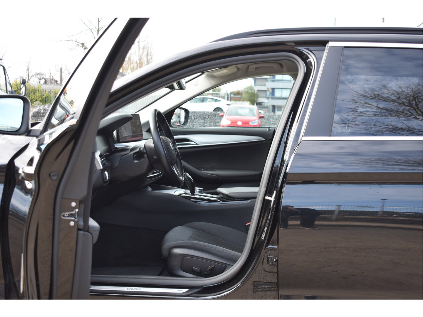 BMW 5 Serie Touring 520i Executive Edition Facelift | NL-Auto | Elekt.trekhaak | Historie | Carplay | Navi | DAB | Full LED | Zeer netjes