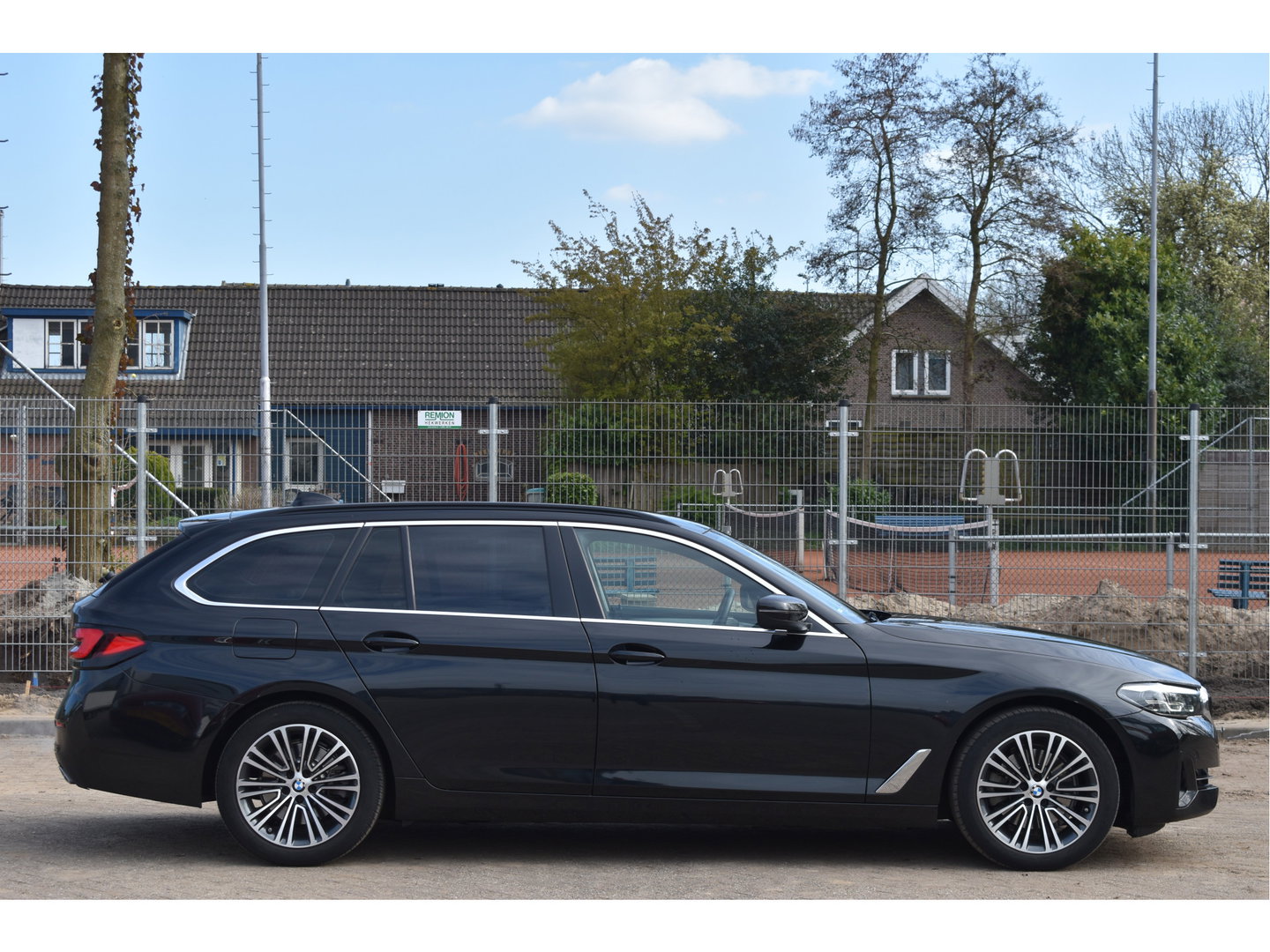BMW 5 Serie Touring 520i Executive Edition Facelift | NL-Auto | Elekt.trekhaak | Historie | Carplay | Navi | DAB | Full LED | Zeer netjes