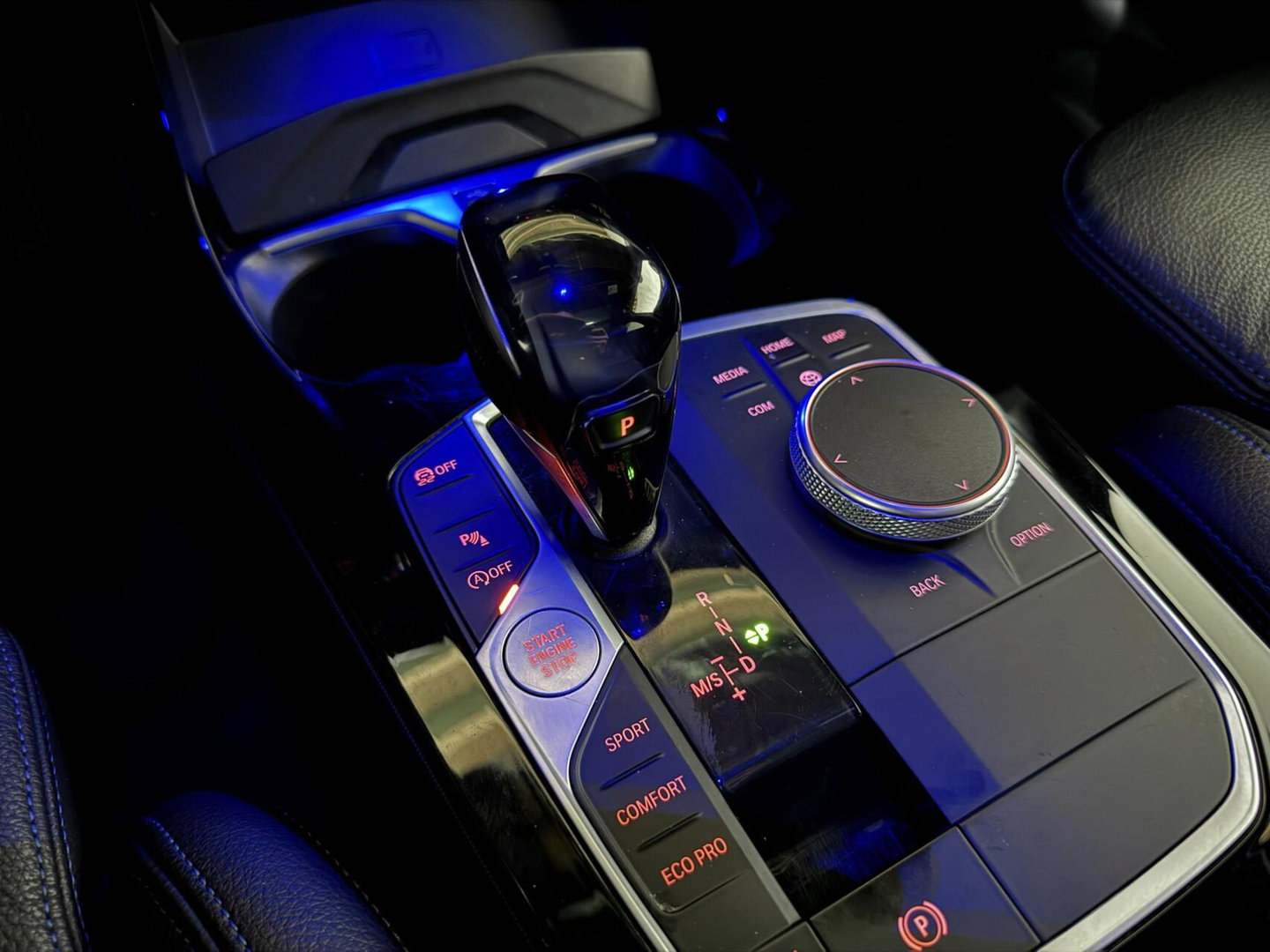 BMW 1 Serie 118i M-Sport Pano H/K Leer Sfeer Carplay NAP