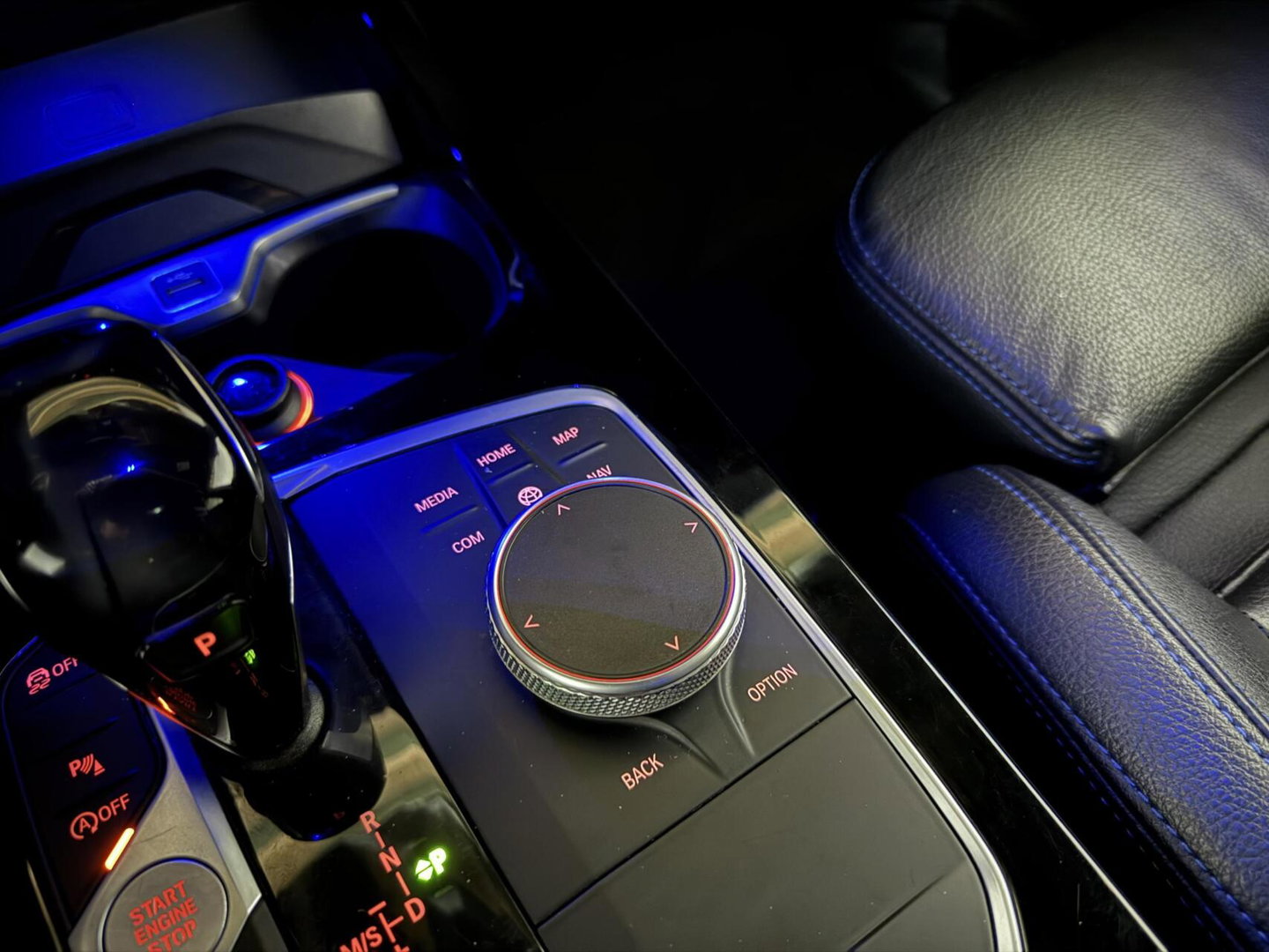 BMW 1 Serie 118i M-Sport Pano H/K Leer Sfeer Carplay NAP