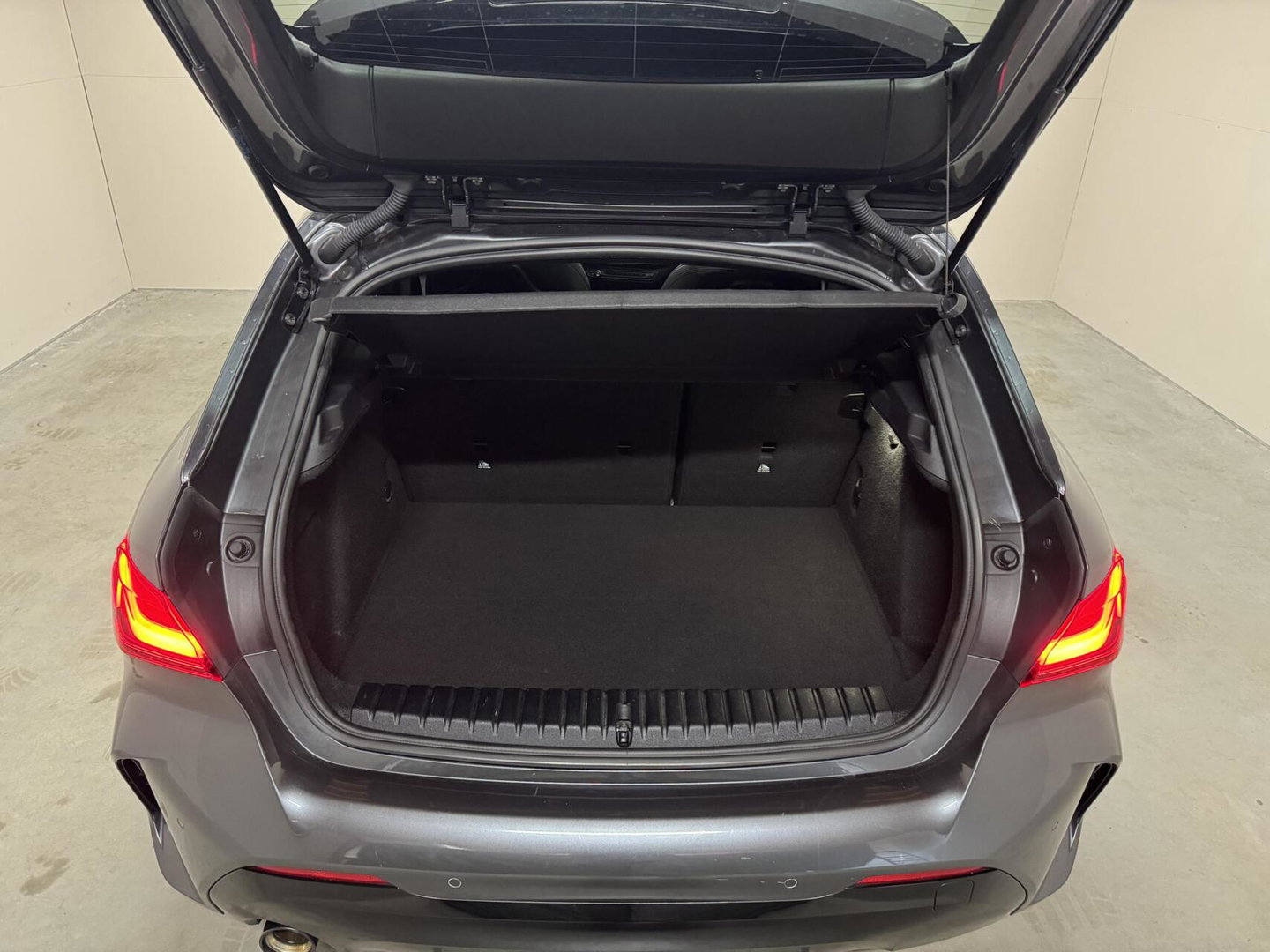 BMW 1 Serie 118i M-Sport Pano H/K Leer Sfeer Carplay NAP