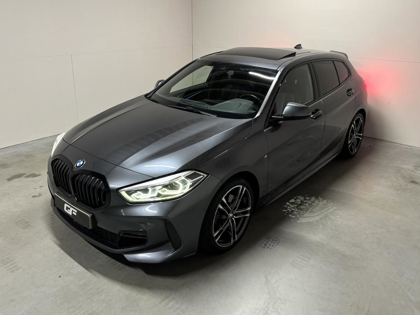 BMW 1 Serie 118i M-Sport Pano H/K Leer Sfeer Carplay NAP