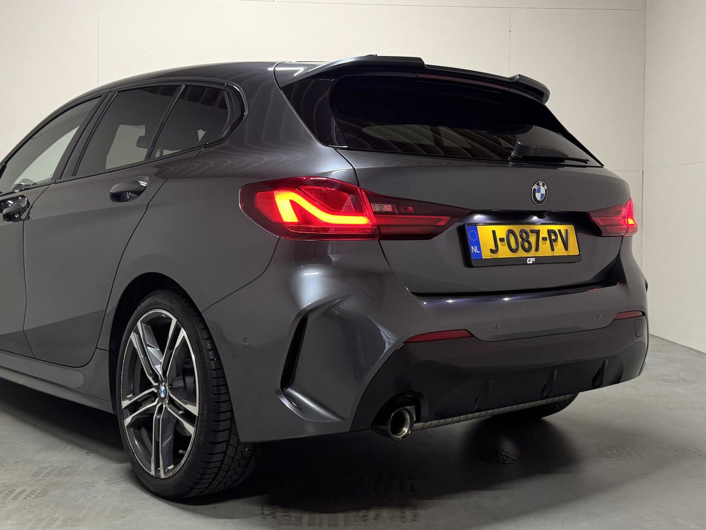 BMW 1 Serie 118i M-Sport Pano H/K Leer Sfeer Carplay NAP