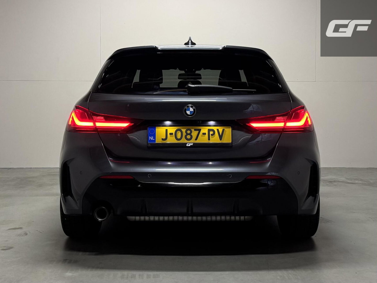 BMW 1 Serie 118i M-Sport Pano H/K Leer Sfeer Carplay NAP