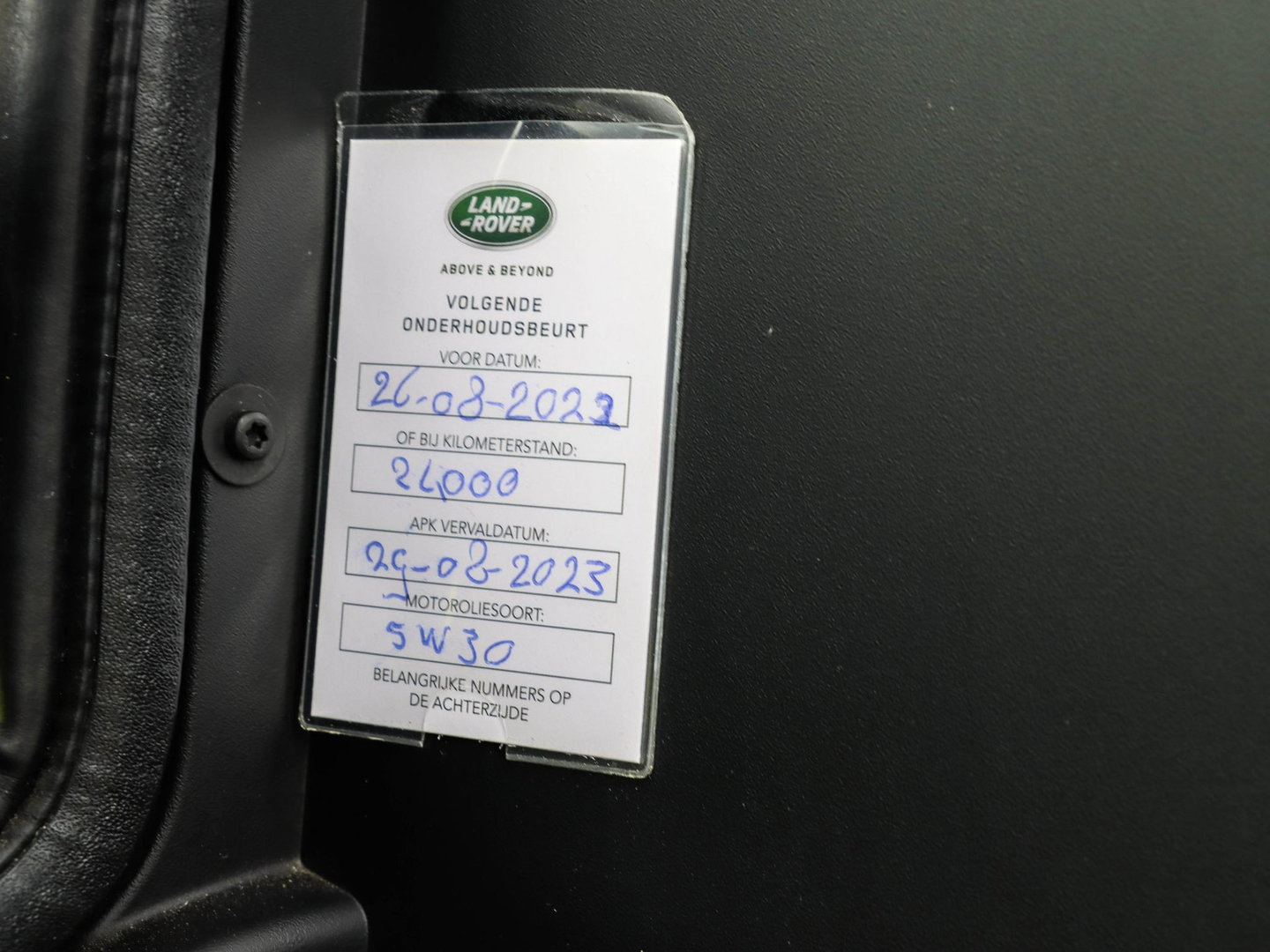 Land Rover Defender 2.2 D SW 110" XTech 6.575 KM in Concoursstaat