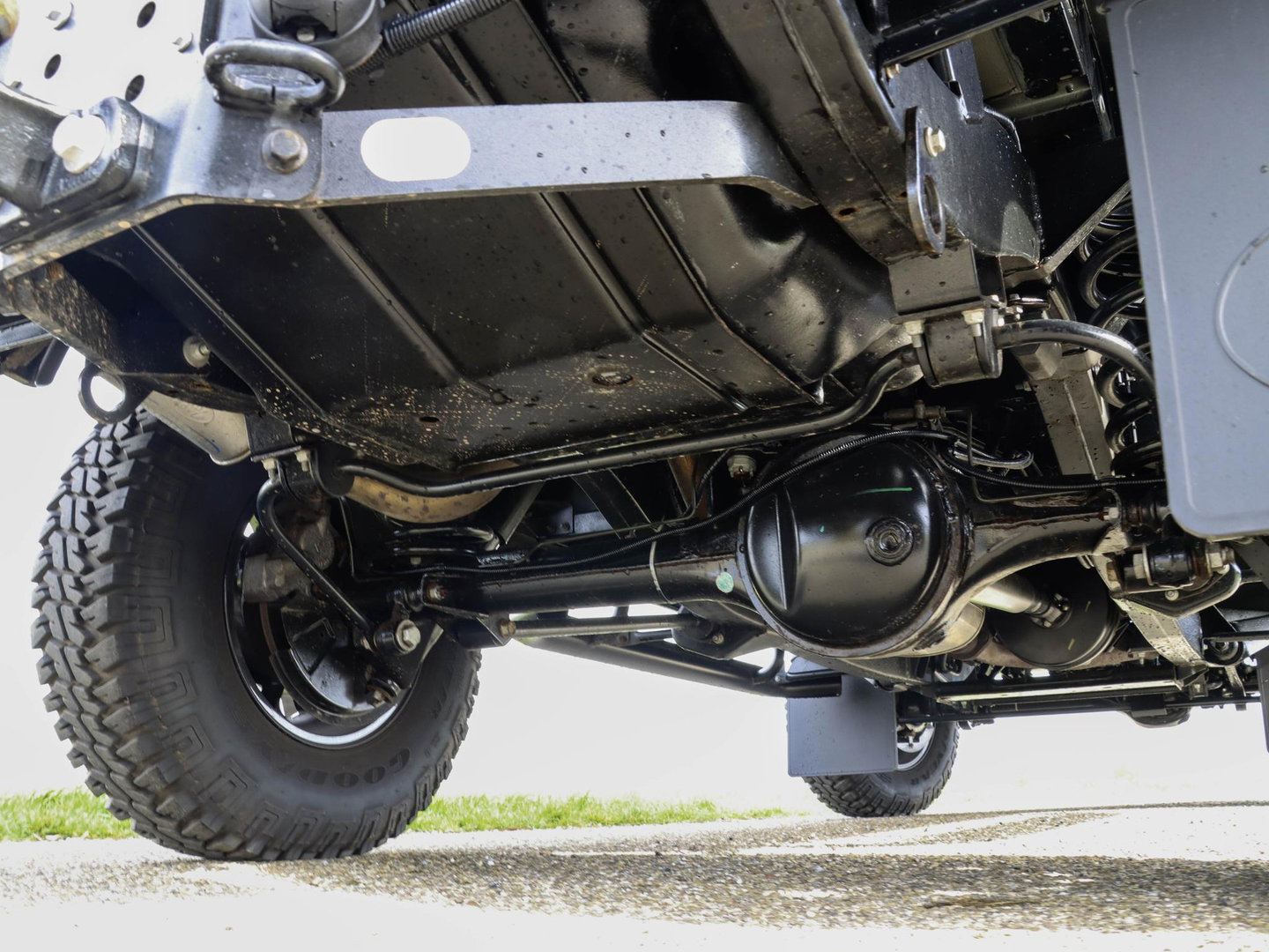 Land Rover Defender 2.2 D SW 110" XTech 6.575 KM in Concoursstaat