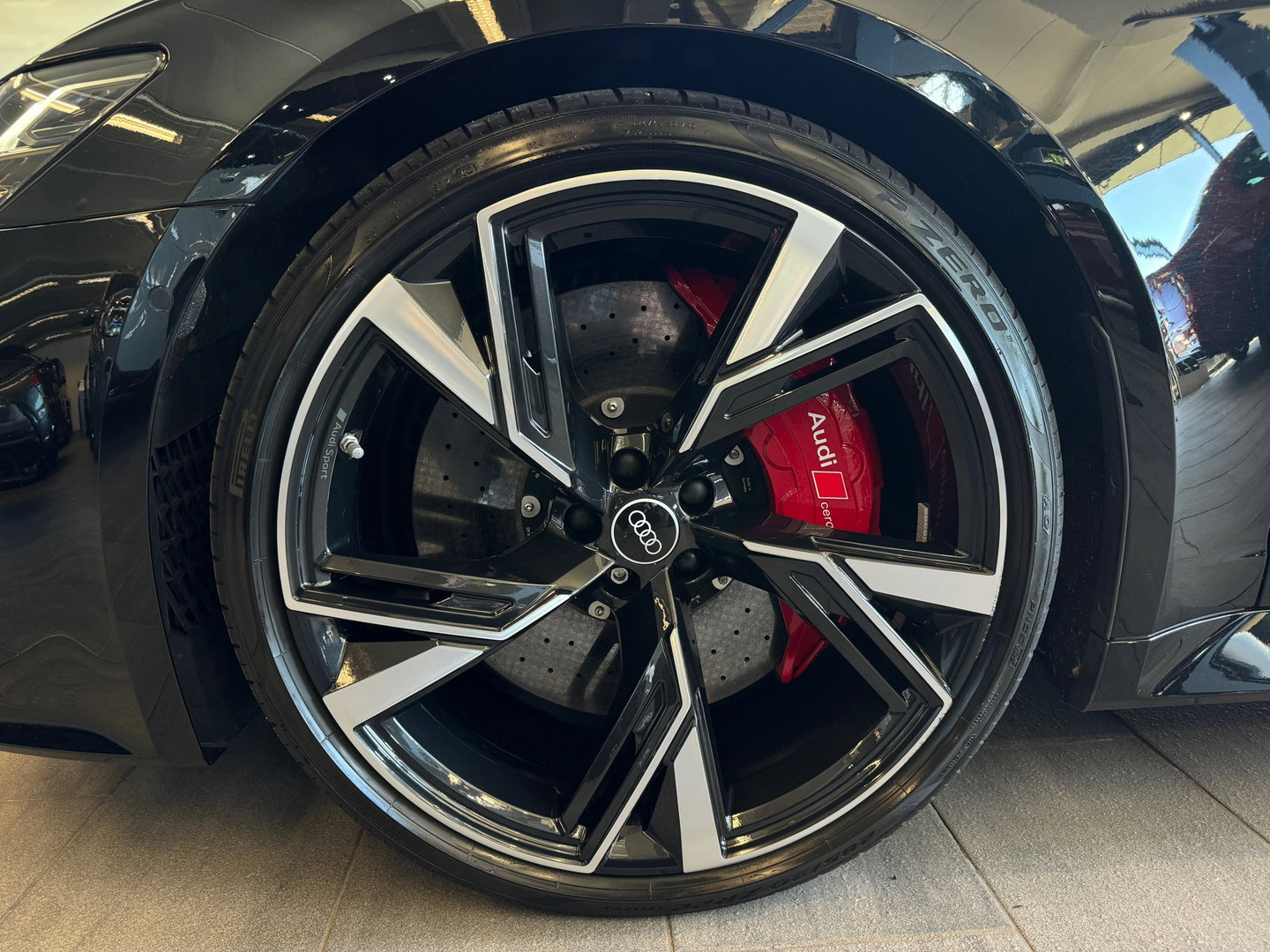 Audi RS6 Avant 4.0 TFSI quattro Pano|Ceramic|Carbon|B&O 3D