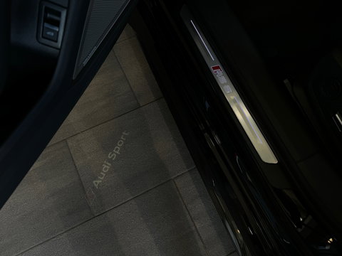 Audi RS6 Avant 4.0 TFSI quattro Pano|Ceramic|Carbon|B&O 3D