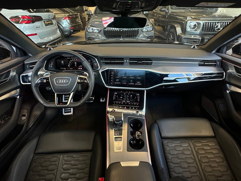 Audi RS6 Avant 4.0 TFSI quattro Pano|Ceramic|Carbon|B&O 3D