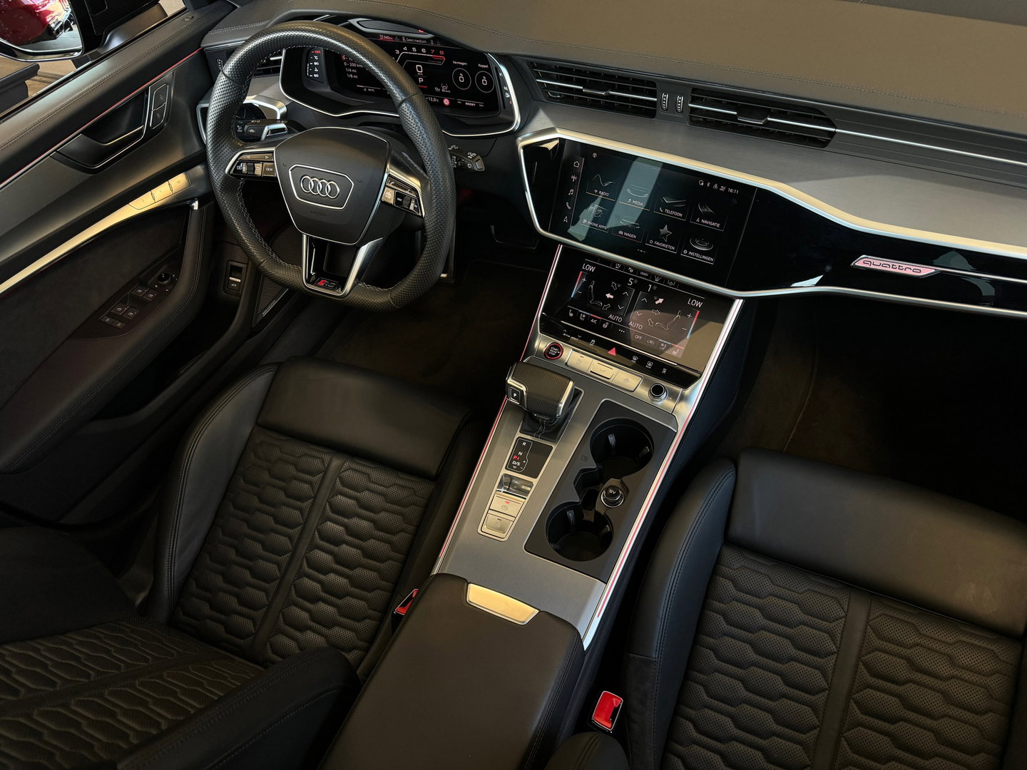 Audi RS6 Avant 4.0 TFSI quattro Pano|Ceramic|Carbon|B&O 3D