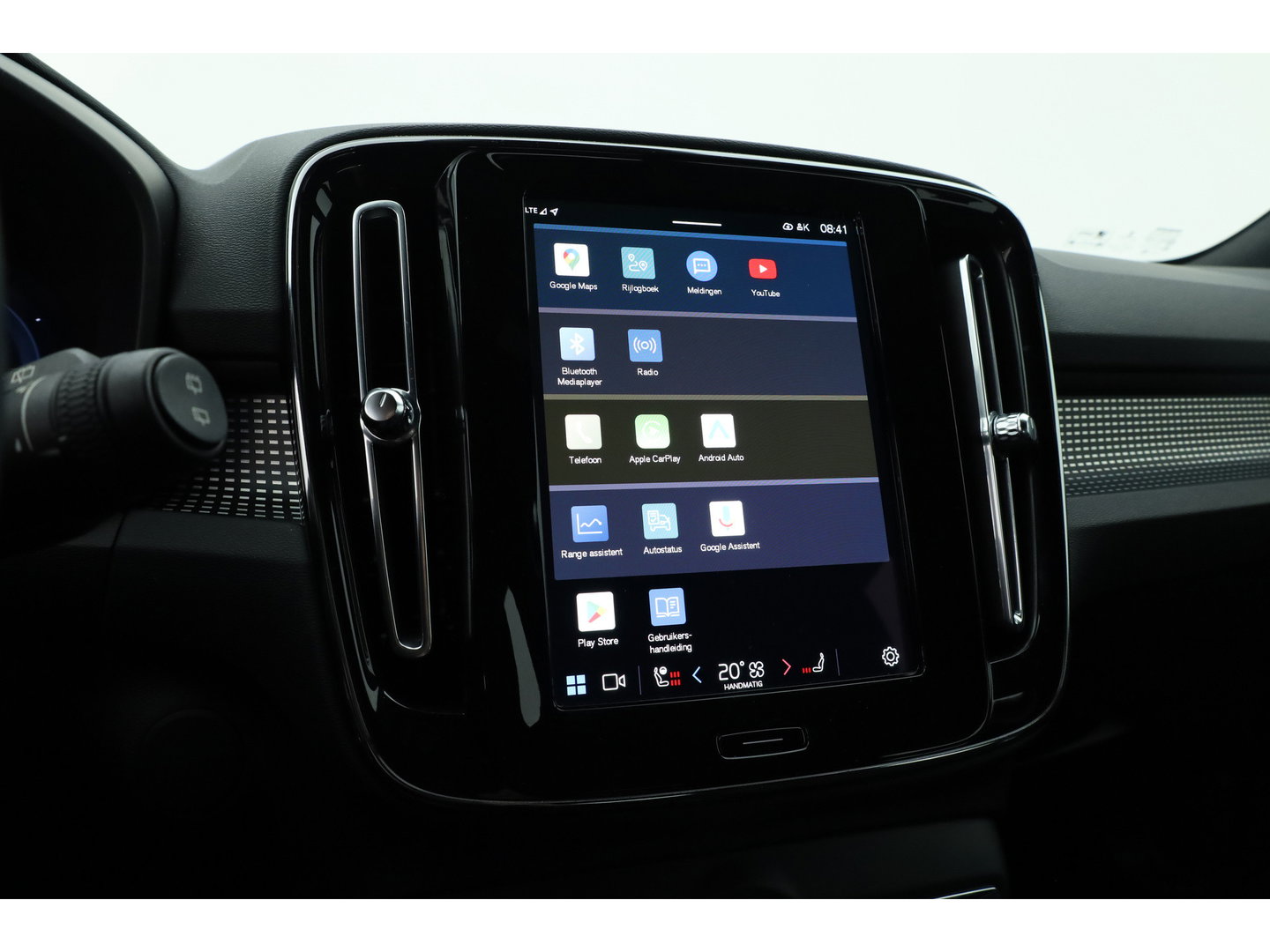 Volvo XC40 Recharge Plus | ACC | Blis | Trekhaak | achteruitrijcamera | Carplay | Stoel & Stuur verwarming |