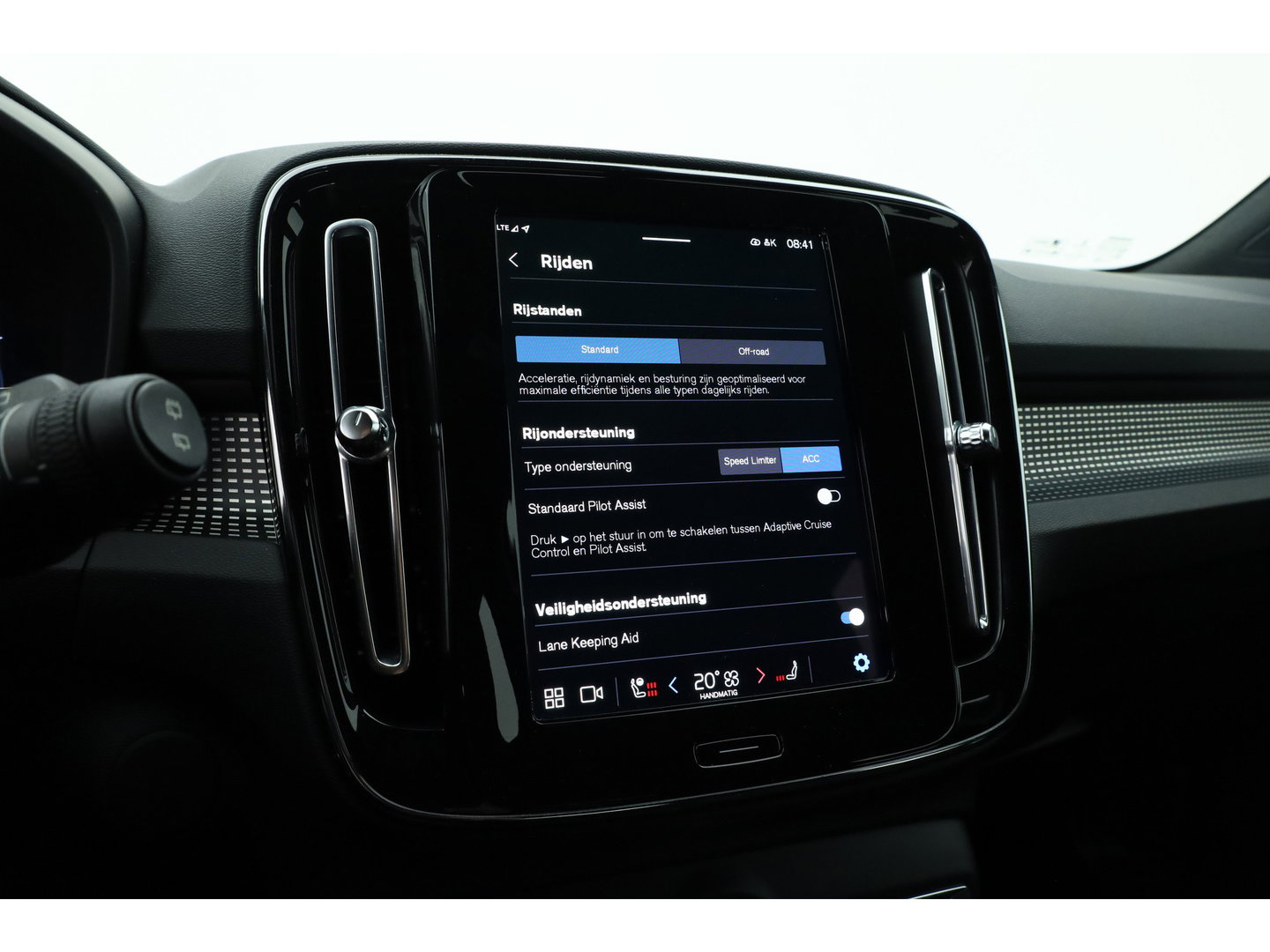 Volvo XC40 Recharge Plus | ACC | Blis | Trekhaak | achteruitrijcamera | Carplay | Stoel & Stuur verwarming |