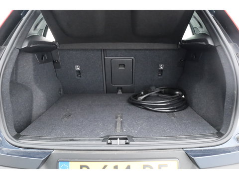 Volvo XC40 Recharge Plus | ACC | Blis | Trekhaak | achteruitrijcamera | Carplay | Stoel & Stuur verwarming |