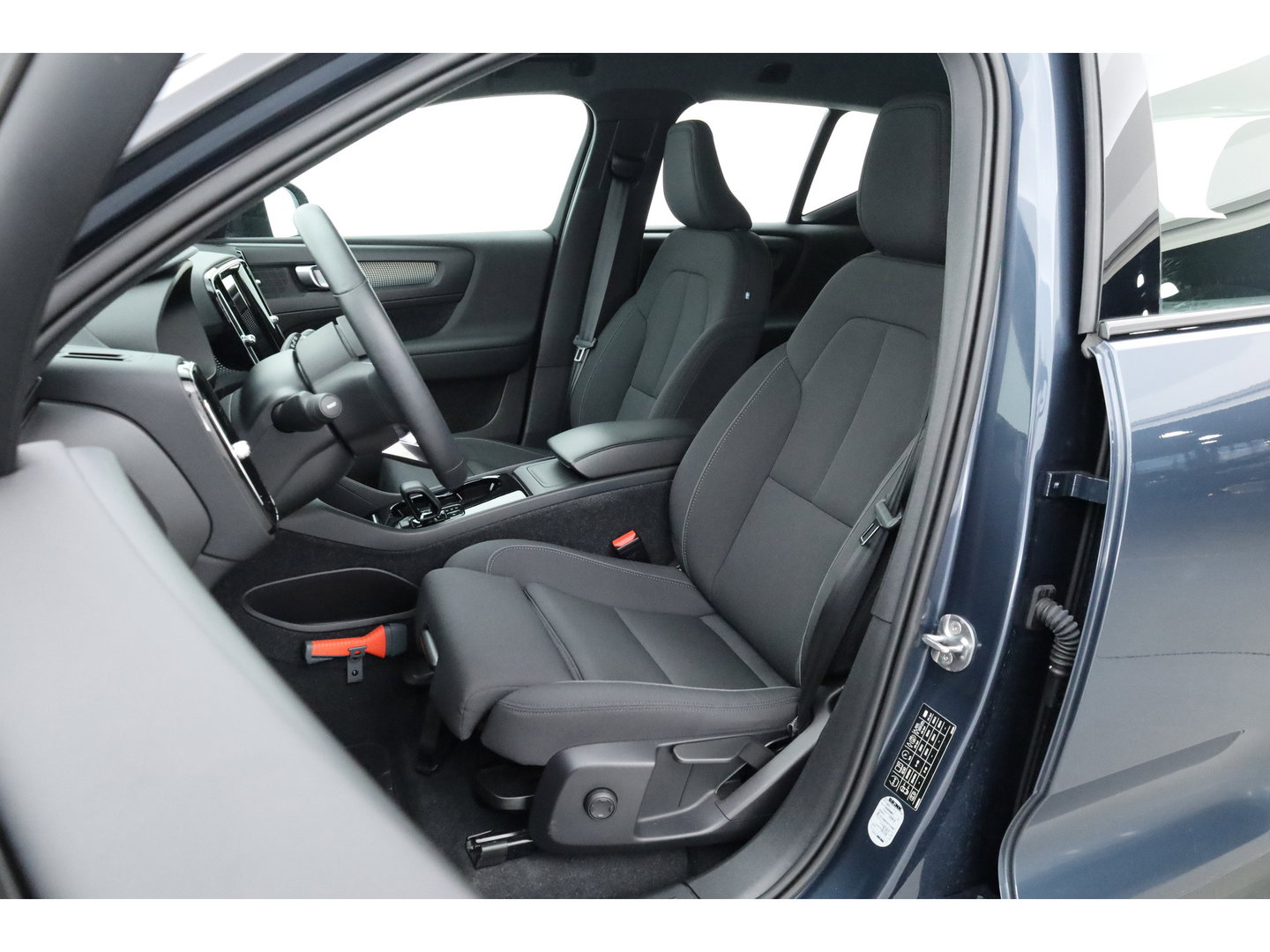 Volvo XC40 Recharge Plus | ACC | Blis | Trekhaak | achteruitrijcamera | Carplay | Stoel & Stuur verwarming |