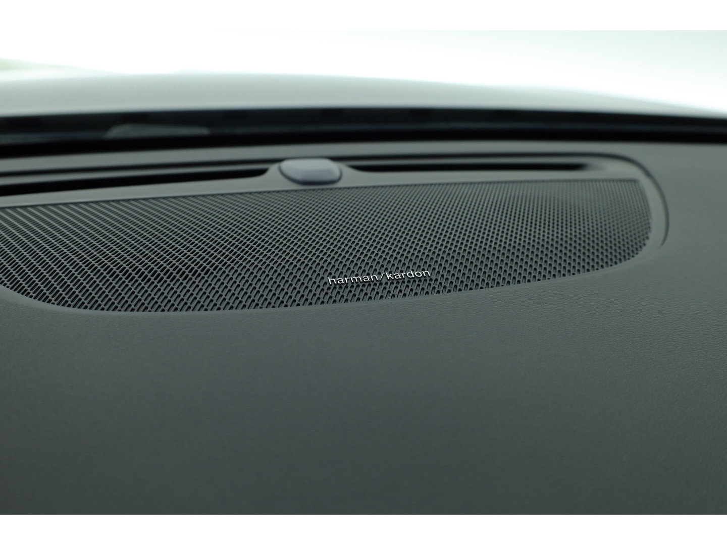 Volvo V60 2.0 T6 Plug-in hybrid AWD Plus Bright | Pilot Ass. | Blis | H&K | Elek. stoel met mem. | Stuur- & 4x stoelverw. |