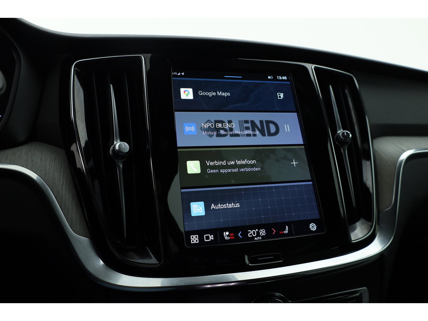 Volvo V60 2.0 T6 Plug-in hybrid AWD Plus Bright | Pilot Ass. | Blis | H&K | Elek. stoel met mem. | Stuur- & 4x stoelverw. |