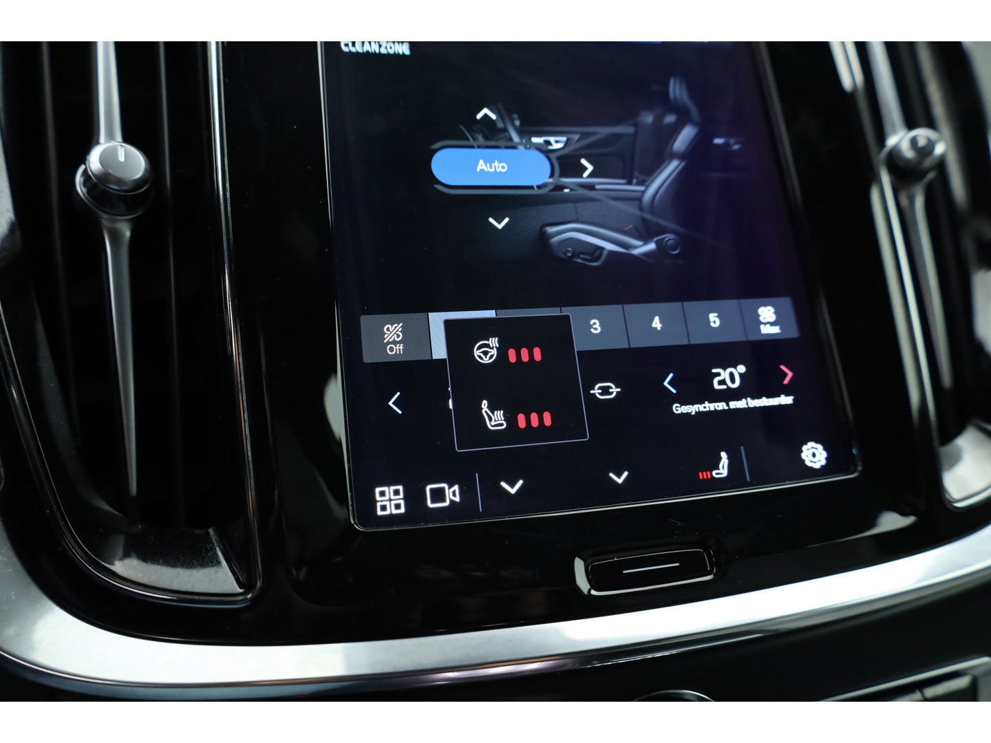 Volvo V60 2.0 T6 Plug-in hybrid AWD Plus Bright | Pilot Ass. | Blis | H&K | Elek. stoel met mem. | Stuur- & 4x stoelverw. |