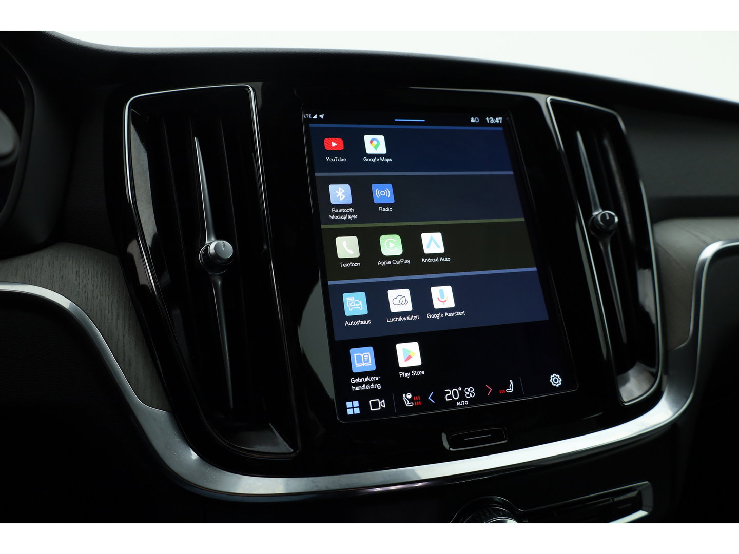 Volvo V60 2.0 T6 Plug-in hybrid AWD Plus Bright | Pilot Ass. | Blis | H&K | Elek. stoel met mem. | Stuur- & 4x stoelverw. |