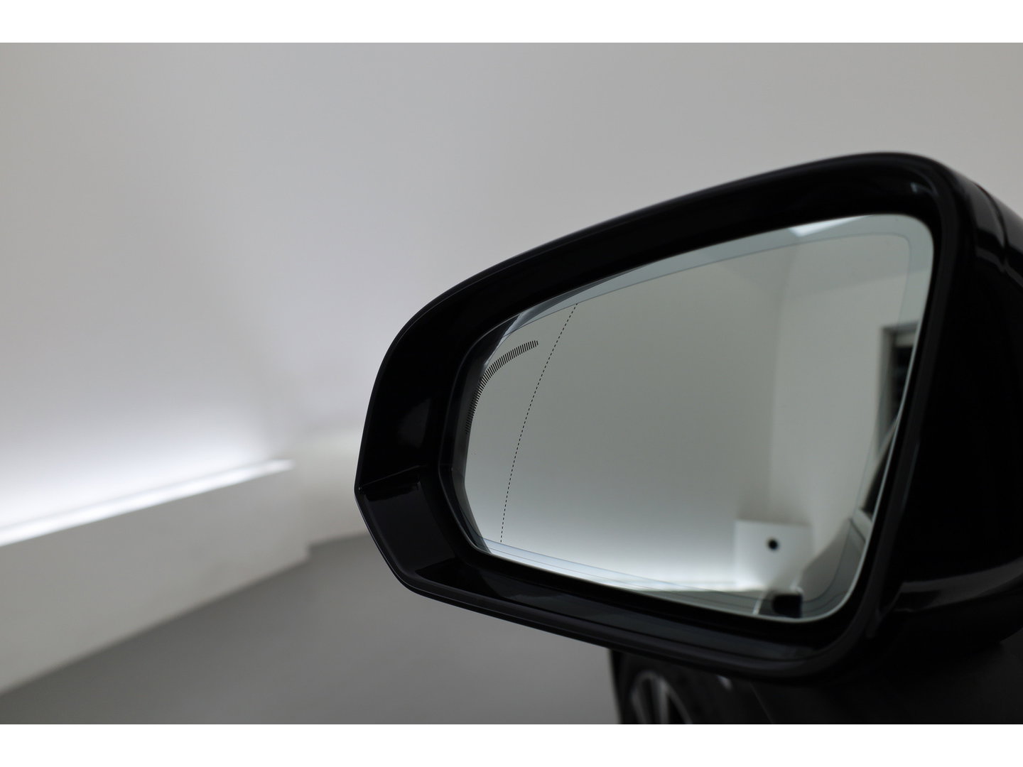 Volvo V60 2.0 T6 Plug-in hybrid AWD Plus Bright | Pilot Ass. | Blis | H&K | Elek. stoel met mem. | Stuur- & 4x stoelverw. |