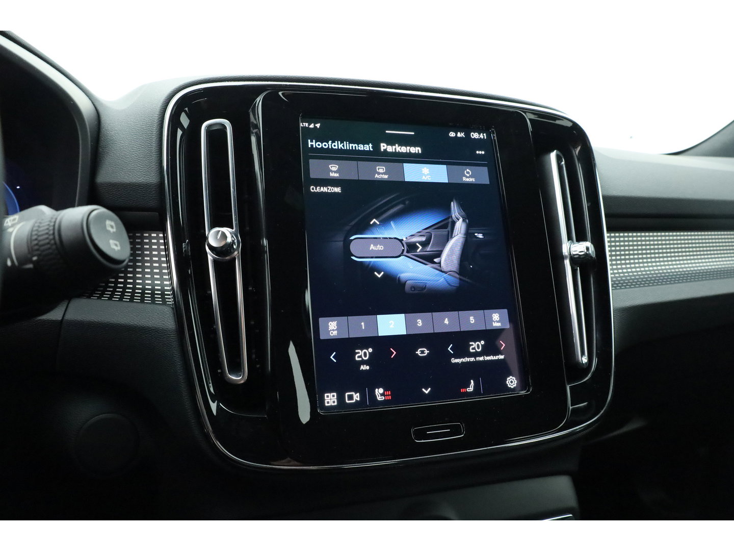 Volvo XC40 Recharge Plus | ACC | Blis | Trekhaak | achteruitrijcamera | Carplay | Stoel & Stuur verwarming |