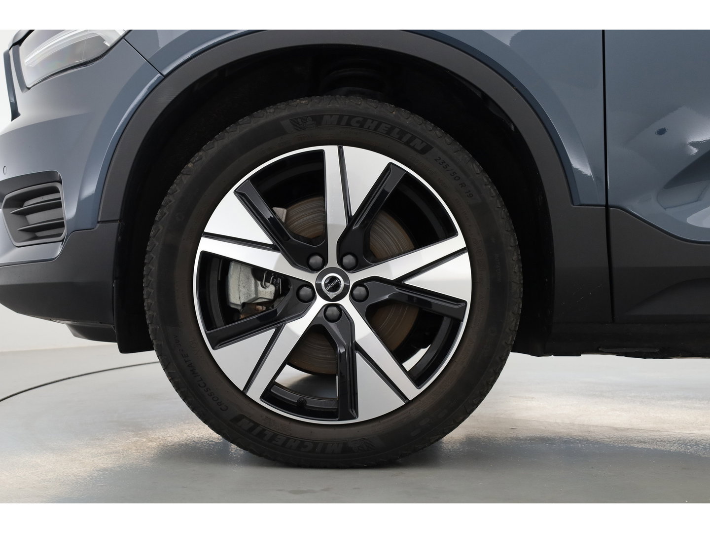 Volvo XC40 Recharge Plus | ACC | Blis | Trekhaak | achteruitrijcamera | Carplay | Stoel & Stuur verwarming |