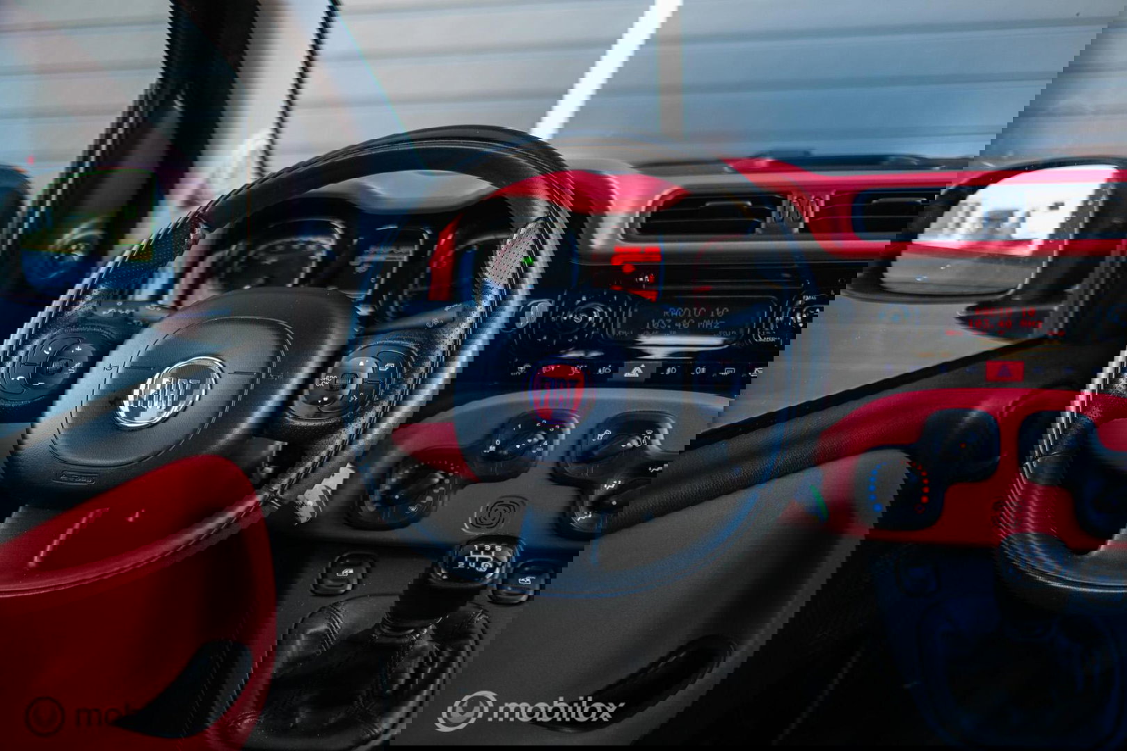 Fiat Panda 0.9 TwinAir Lounge | Airco | Elek ramen | Getint Glas | NAP NL auto |