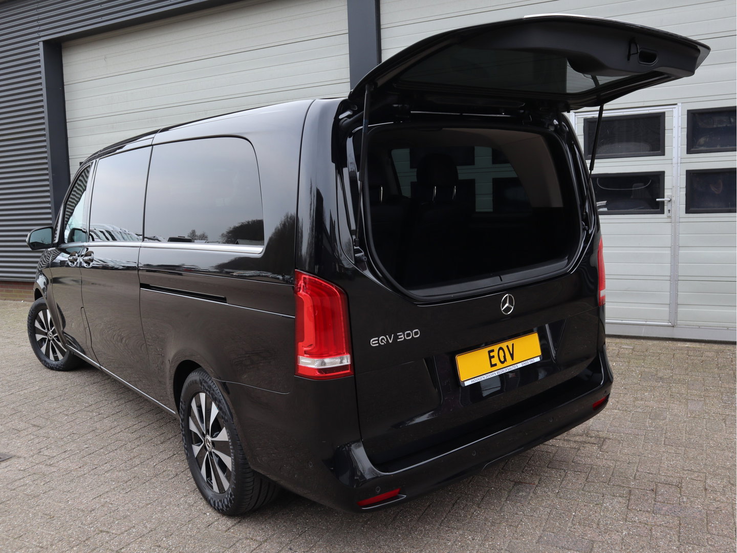 Mercedes-Benz EQV 300 90kWh SoH 95.9 % L3 Extra Lang - 8 Zits - Leder - elc. Schuif