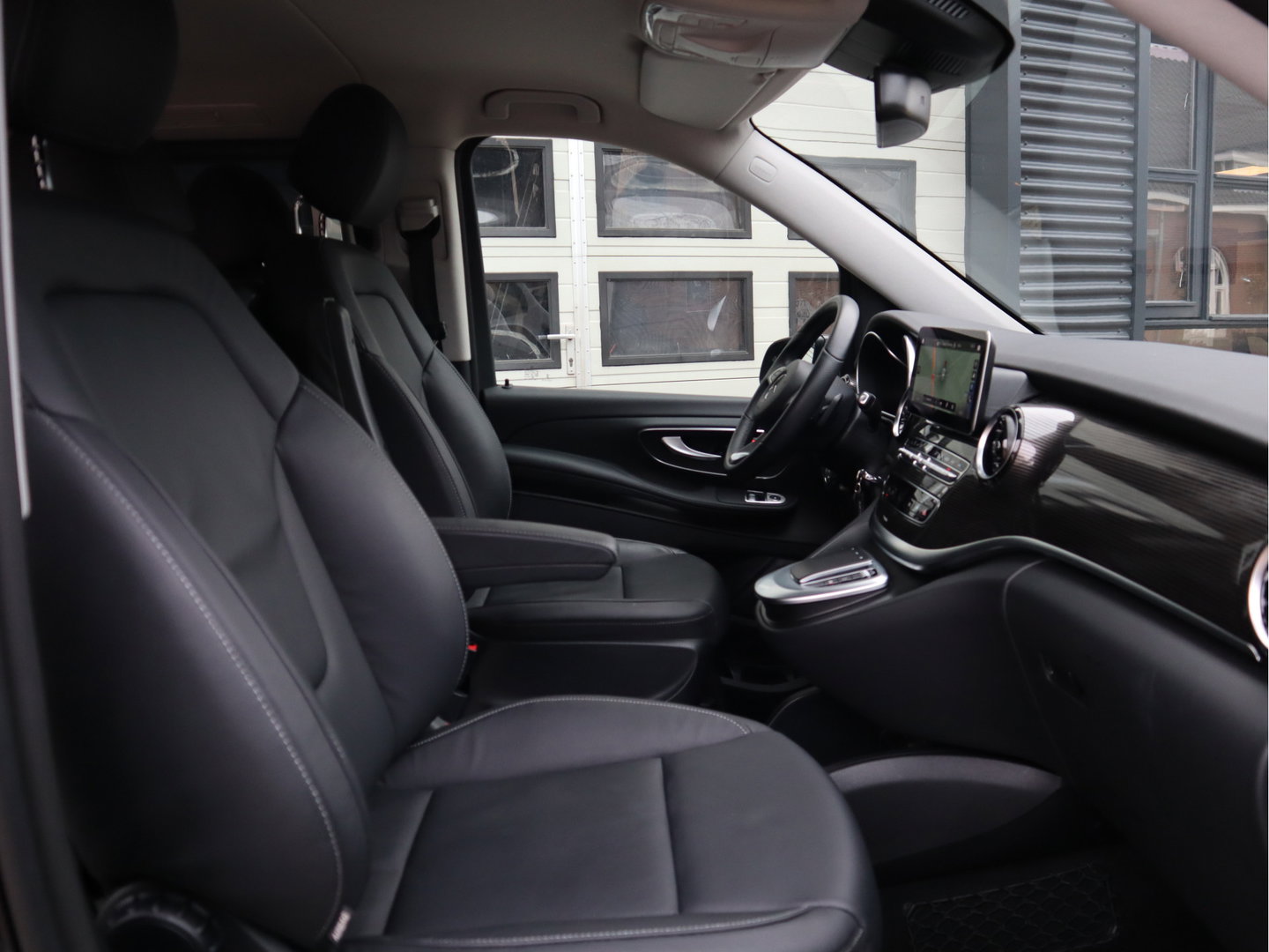 Mercedes-Benz EQV 300 90kWh SoH 95.9 % L3 Extra Lang - 8 Zits - Leder - elc. Schuif