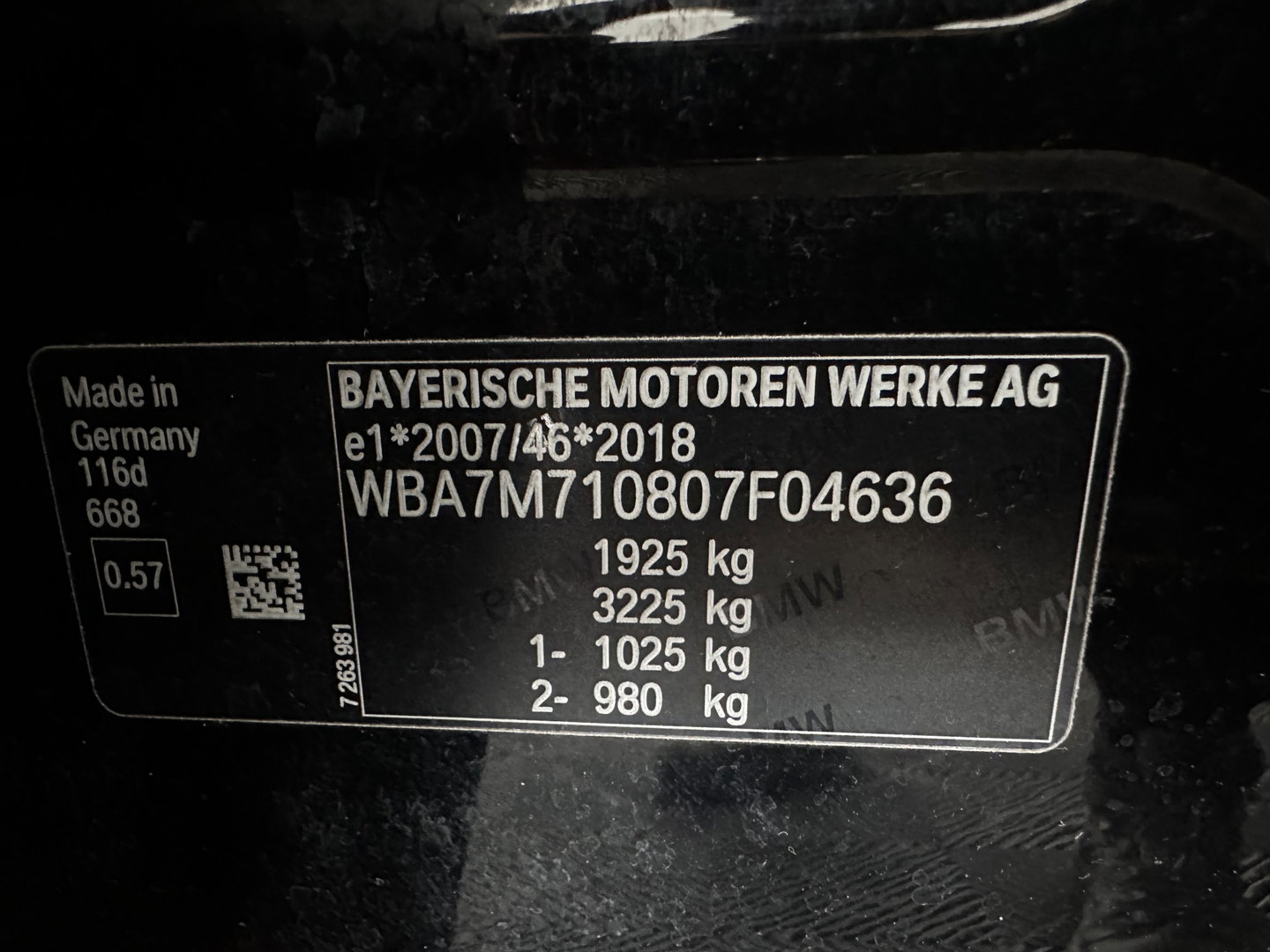 BMW 1-serie 116D Executive Edition *DIGI-COCKPIT | FULL-LED | NAVI-FULLMAP | AMBIENTLIGHT | CRUISE | KEYLESS | PRIVACY-GLASS | ECC | PDC | 16"ALU*