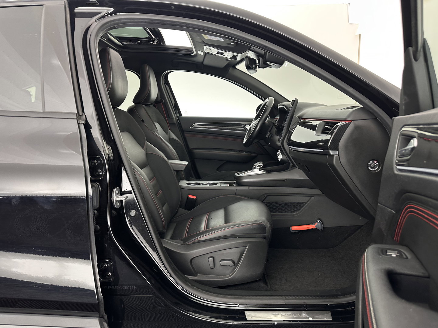 Renault Arkana 1.6 E-Tech Hybrid 145 Renault-Sport Line (INCL-BTW) Aut. *PANO | LEATHER | FULL-LED | BLINDSPOT | CAMERA | HEATED-SPORTSEATS | KEYLESS | AMBIENTLIGHT | DIGI-COCKPIT | PRIVACY-GLASS | NAVI-FULLMAP | ECC | ADAPTIVE-CRUISE | PDC | 18"*