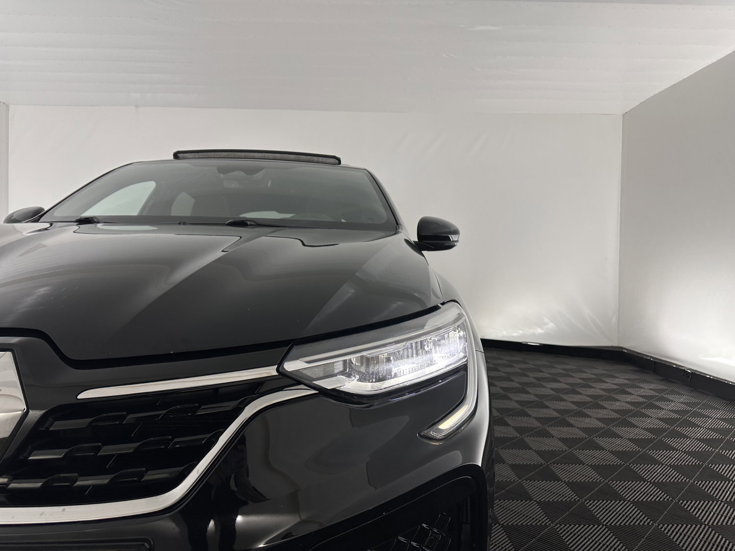 Renault Arkana 1.6 E-Tech Hybrid 145 Renault-Sport Line (INCL-BTW) Aut. *PANO | LEATHER | FULL-LED | BLINDSPOT | CAMERA | HEATED-SPORTSEATS | KEYLESS | AMBIENTLIGHT | DIGI-COCKPIT | PRIVACY-GLASS | NAVI-FULLMAP | ECC | ADAPTIVE-CRUISE | PDC | 18"*