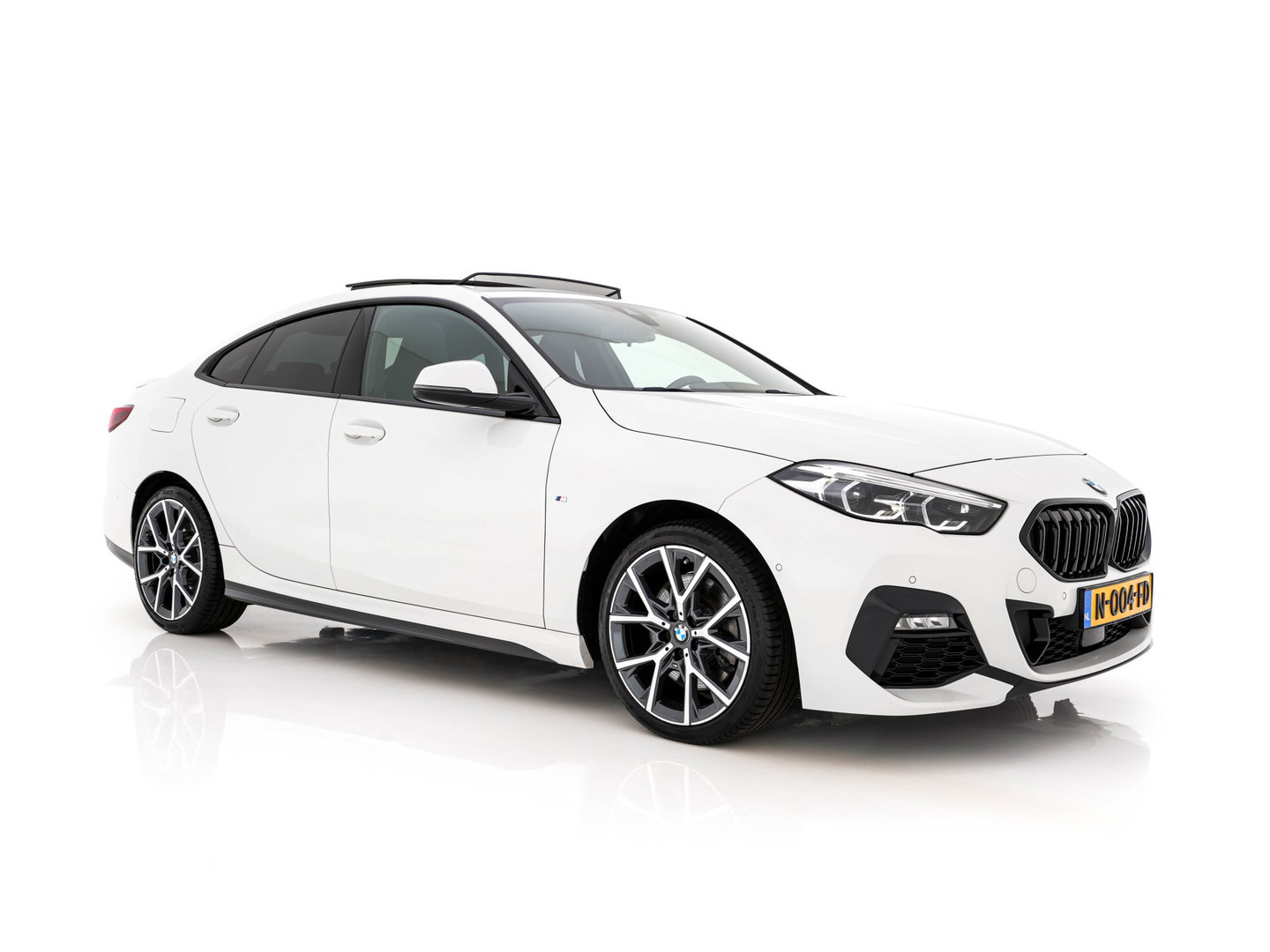 BMW 2 Serie Gran Coupé 220i M-Sportpack Business Edition (INCL-BTW) Aut. *PANO | MICROFIBRE-SPORTSEATS | FULL-LED | DIGI-COCKPIT | CAMERA | NAVI-FULLMAP | HIFI-SOUND | DAB+ | ECC | PDC | CRUISE | CARPLAY | KEYLESS | PRIVACYGLASS | 18"ALU*