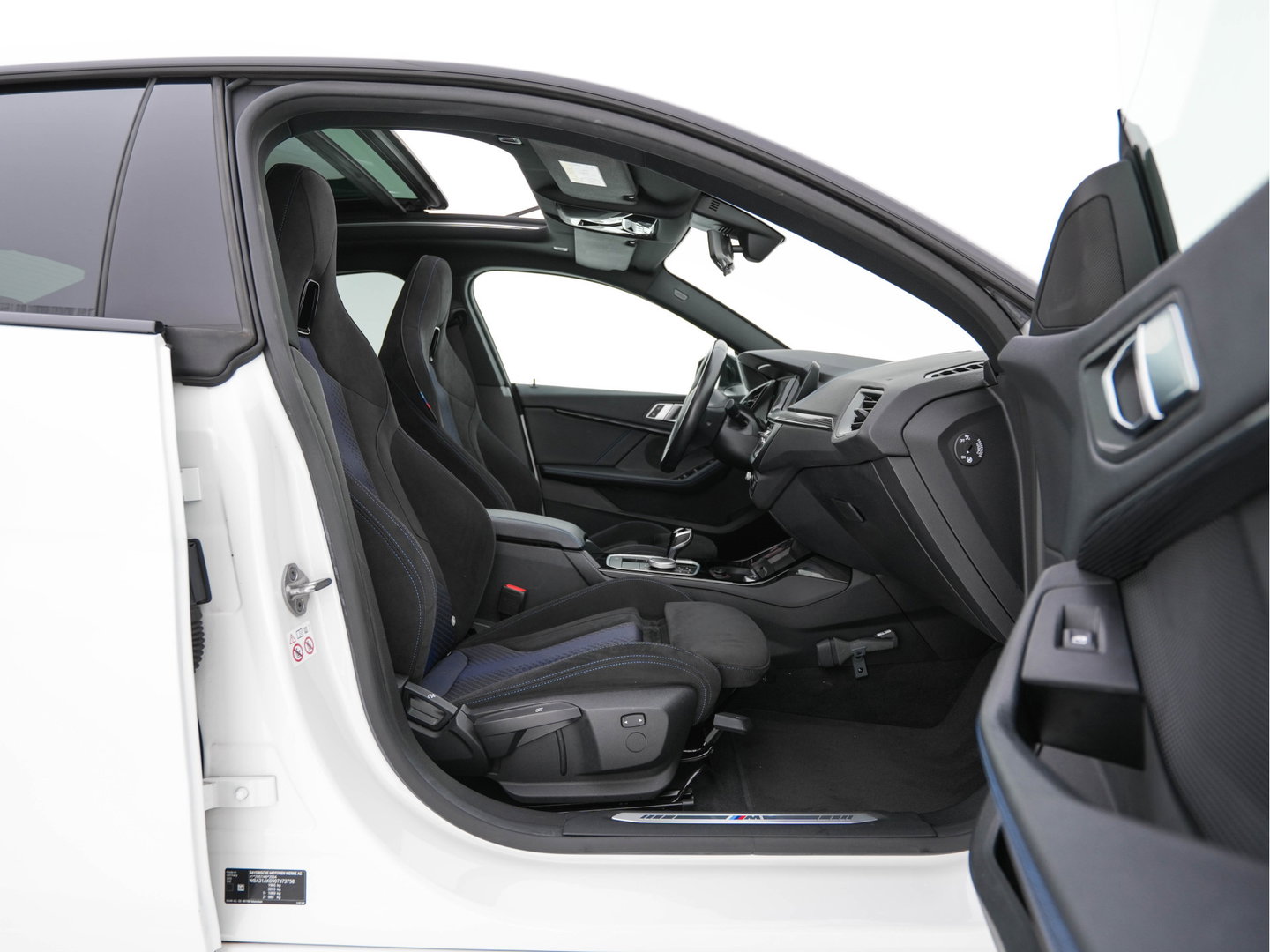 BMW 2 Serie Gran Coupé 220i M-Sportpack Business Edition (INCL-BTW) Aut. *PANO | MICROFIBRE-SPORTSEATS | FULL-LED | DIGI-COCKPIT | CAMERA | NAVI-FULLMAP | HIFI-SOUND | DAB+ | ECC | PDC | CRUISE | CARPLAY | KEYLESS | PRIVACYGLASS | 18"ALU*