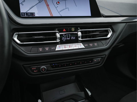 BMW 2 Serie Gran Coupé 220i M-Sportpack Business Edition (INCL-BTW) Aut. *PANO | MICROFIBRE-SPORTSEATS | FULL-LED | DIGI-COCKPIT | CAMERA | NAVI-FULLMAP | HIFI-SOUND | DAB+ | ECC | PDC | CRUISE | CARPLAY | KEYLESS | PRIVACYGLASS | 18"ALU*