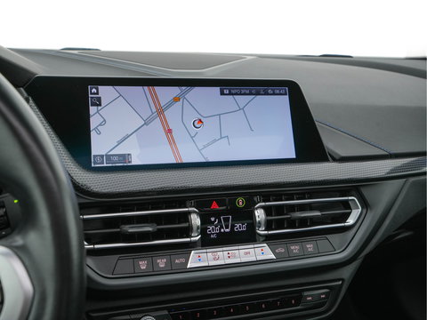 BMW 2 Serie Gran Coupé 220i M-Sportpack Business Edition (INCL-BTW) Aut. *PANO | MICROFIBRE-SPORTSEATS | FULL-LED | DIGI-COCKPIT | CAMERA | NAVI-FULLMAP | HIFI-SOUND | DAB+ | ECC | PDC | CRUISE | CARPLAY | KEYLESS | PRIVACYGLASS | 18"ALU*