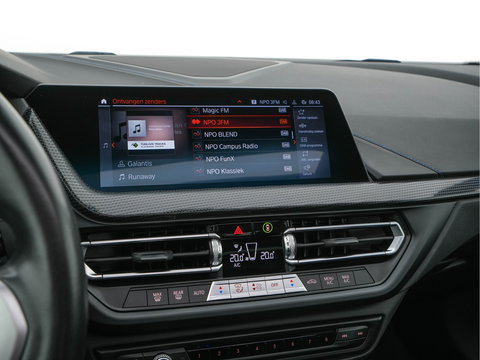 BMW 2 Serie Gran Coupé 220i M-Sportpack Business Edition (INCL-BTW) Aut. *PANO | MICROFIBRE-SPORTSEATS | FULL-LED | DIGI-COCKPIT | CAMERA | NAVI-FULLMAP | HIFI-SOUND | DAB+ | ECC | PDC | CRUISE | CARPLAY | KEYLESS | PRIVACYGLASS | 18"ALU*