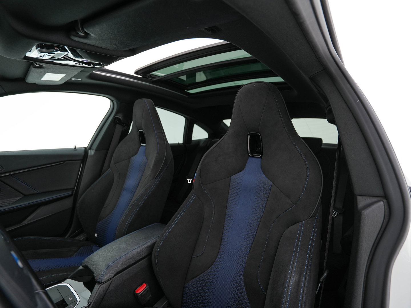 BMW 2 Serie Gran Coupé 220i M-Sportpack Business Edition (INCL-BTW) Aut. *PANO | MICROFIBRE-SPORTSEATS | FULL-LED | DIGI-COCKPIT | CAMERA | NAVI-FULLMAP | HIFI-SOUND | DAB+ | ECC | PDC | CRUISE | CARPLAY | KEYLESS | PRIVACYGLASS | 18"ALU*