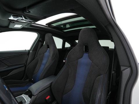 BMW 2 Serie Gran Coupé 220i M-Sportpack Business Edition (INCL-BTW) Aut. *PANO | MICROFIBRE-SPORTSEATS | FULL-LED | DIGI-COCKPIT | CAMERA | NAVI-FULLMAP | HIFI-SOUND | DAB+ | ECC | PDC | CRUISE | CARPLAY | KEYLESS | PRIVACYGLASS | 18"ALU*