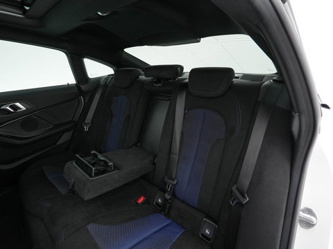 BMW 2 Serie Gran Coupé 220i M-Sportpack Business Edition (INCL-BTW) Aut. *PANO | MICROFIBRE-SPORTSEATS | FULL-LED | DIGI-COCKPIT | CAMERA | NAVI-FULLMAP | HIFI-SOUND | DAB+ | ECC | PDC | CRUISE | CARPLAY | KEYLESS | PRIVACYGLASS | 18"ALU*