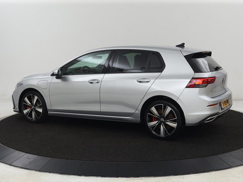 Volkswagen Golf 1.4 eHybrid GTE | SOH 93% | Stoelverwarming | Trekhaak | Carplay | Adaptive cruise | 18'' | Sportstoelen | Navigatie | Sfeerverlichting | Climate control | Parkeerhulp | PHEV | Plug In